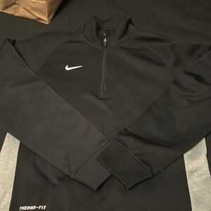 Nike Thermal Fit sweater- new
